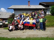 Še gasilska za vse udeležence na dvorišču kmetije BICMAN-PUŠNIK title=