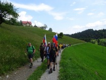 Kjer se približujemo kmetiji ŠLAUS po domače TRNJEK kjer je cilj našega pohoda title=