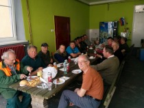 Gostoljubne gasilke so poskrbele za toplo malico in okrepčilo title=