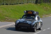 Angleža James Alexandroff in David Jones, Aston Martin DB6, l. 1967 title=