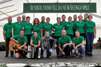 Prizadevni člani Folklornega društva Lovrenc, ki so gostili festival title=