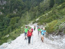 Strmi klanci do planine Korošica title=