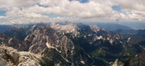 Panoramski pogled 2/4: Prisojnik, Jalovec, Mangart title=