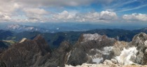 Panoramski pogled 3/4: Podkoren, Dobrač, Beljak, Vrbsko jezero title=
