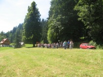 Procesija z udeleženci title=