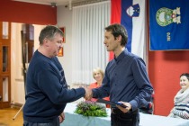 S srebrnim častnim znakom PZS smo se za dolgoletni trud zahvalili  vodniku Slavku Vanerju in bivšemu predsedniku Lovru Paradižu title=