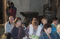 Okroglo mizo sta gostila Olga in Marjan Pavlič s kmetije Sadonik title=