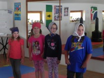 Folklora za najmlajše s Saro title=