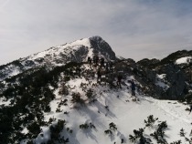 V daljavi se nam je pokazal vrh title=